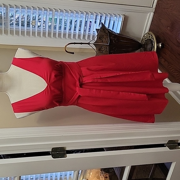 Victoria's Secret Dresses & Skirts - Victoria's Secret rosy red Vneck sleeveless dress empire waist full skirt 0 EUC…